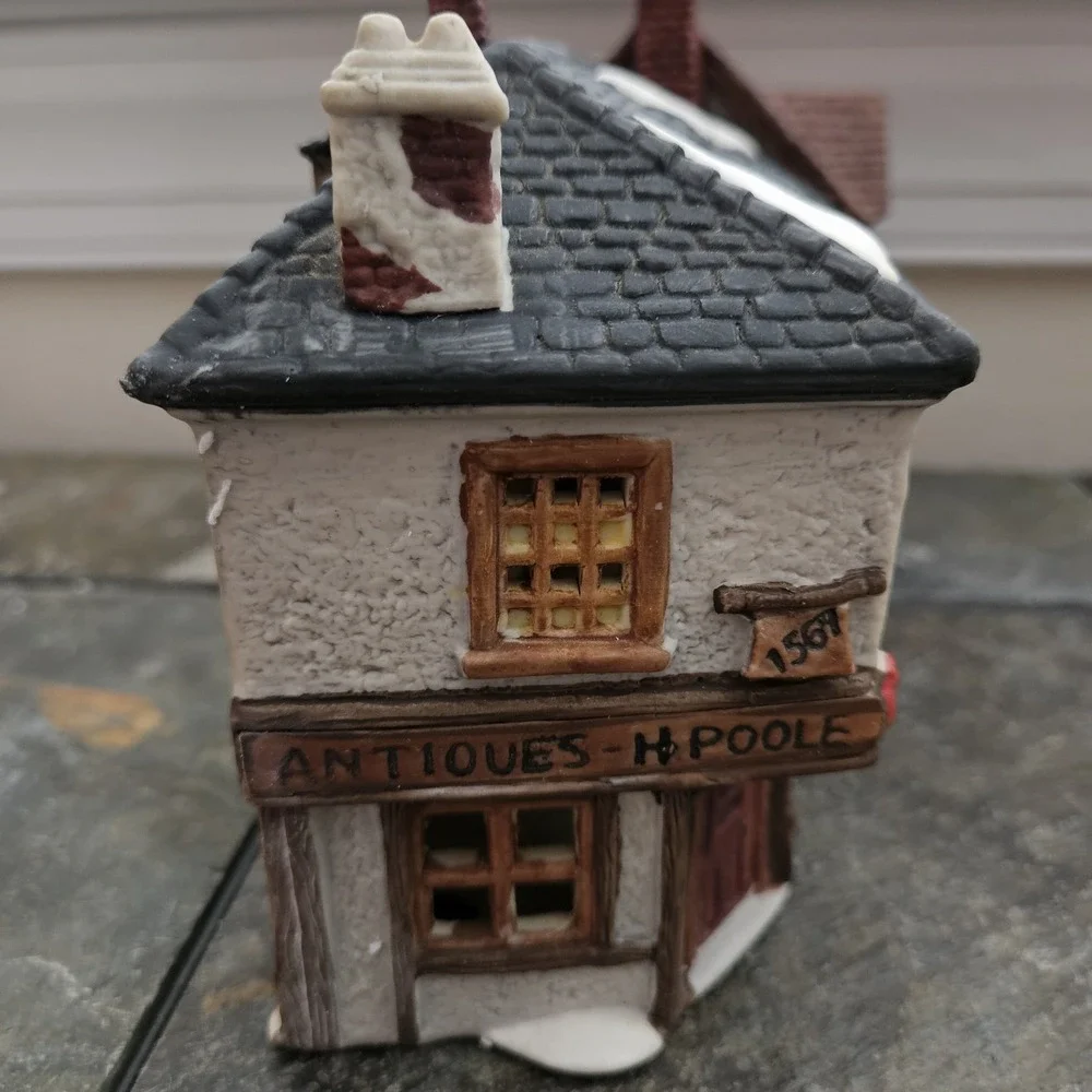 Dept 56 Dickens Village Old Curiosity Shop Retired w/ Box Insert Cord Bulb
